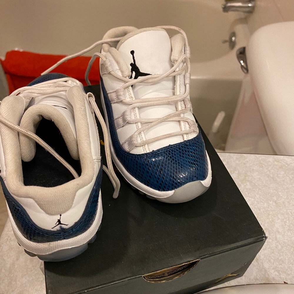 Kids shoes